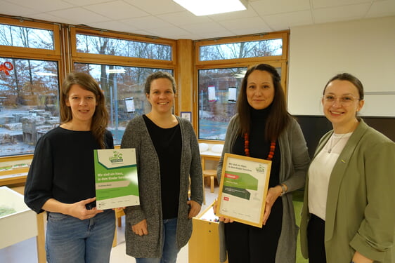 M. Öhler, M. Liegl, I. German und N. Püschel (v.l..n.r.) bei der feierlichen Zertifikatsübergabe