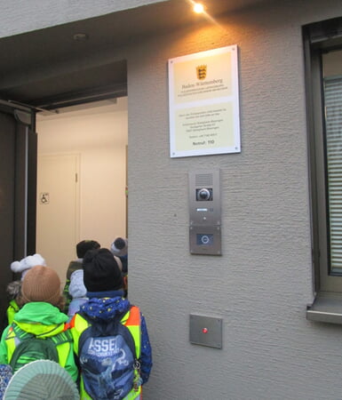 Eingang der Polizeistation