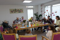 Haus 1 bringt Fr&uuml;hlingskl&auml;nge in die Pflege-WG